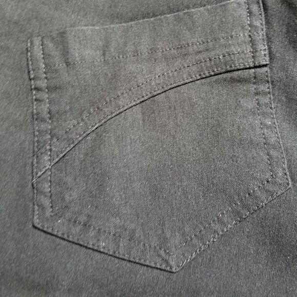 SOHO Stretch Capri Pants - Picture 7 of 8